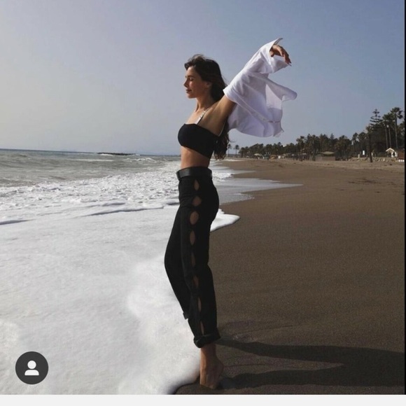 BNWT Zara Straight Fit Cut Out High Waist Black Jeans - Picture 4 of 14